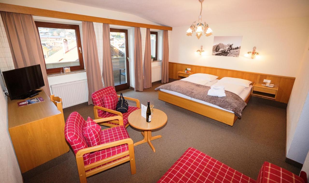Hotel Zum Lamm Tarrenz Exterior photo